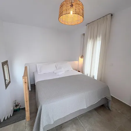 Koreles Ii Apartmán Tris Boukes